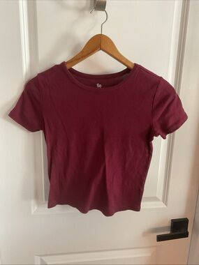 SO - Women's Short Sleeve Crewneck Tee - Burgundy - Size Small
